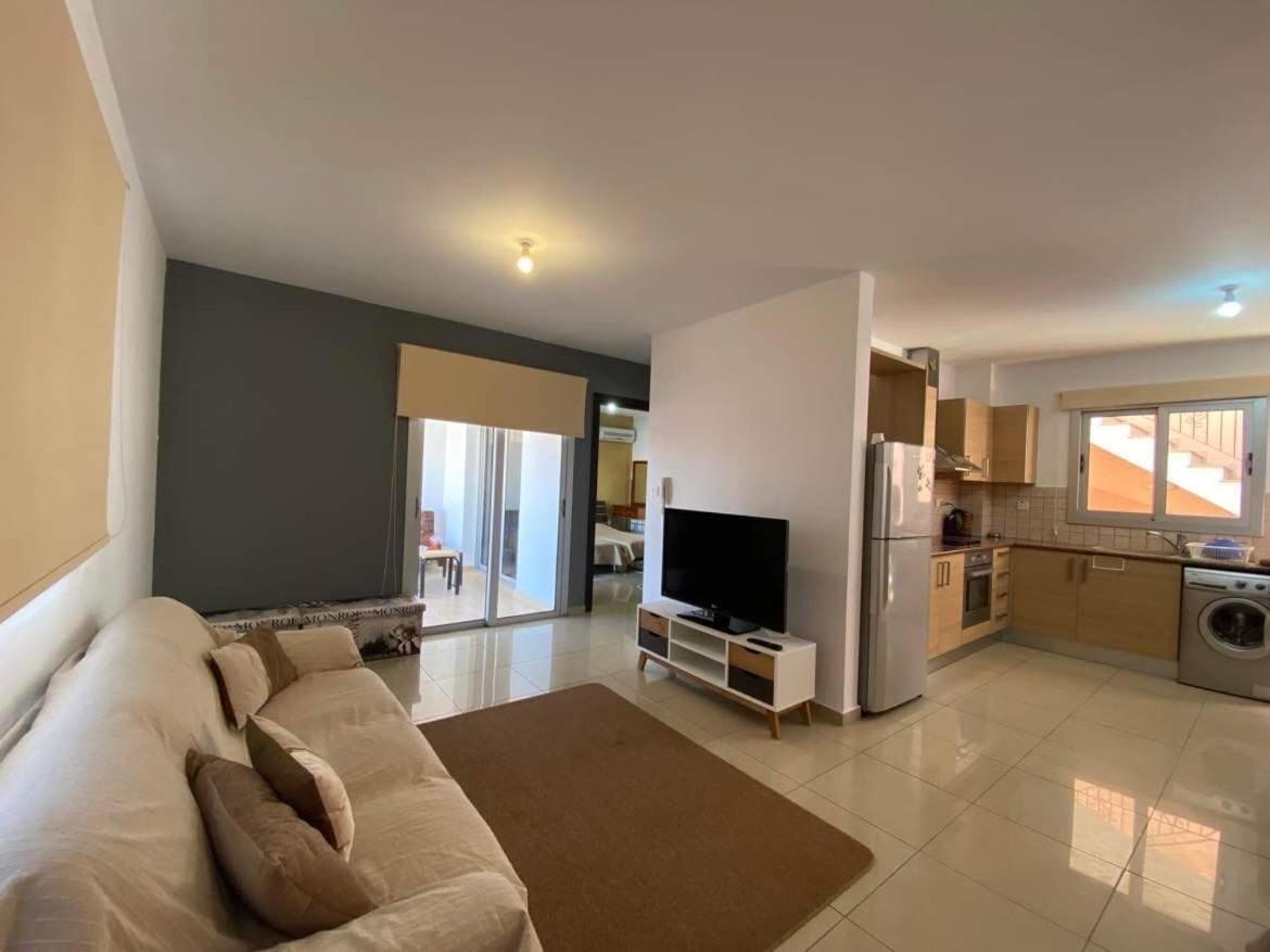 Andris apartment Paralimni Buitenkant foto